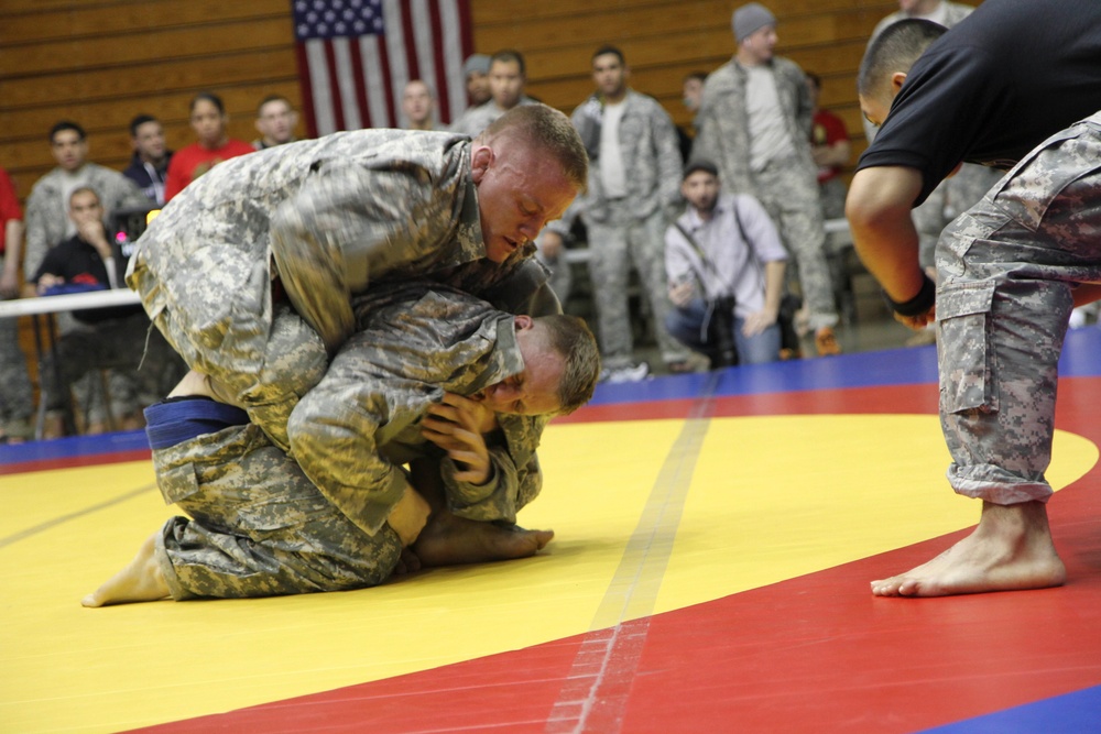 The kickoff: 2013 Fort Bragg Army Combatives Championship eliminations