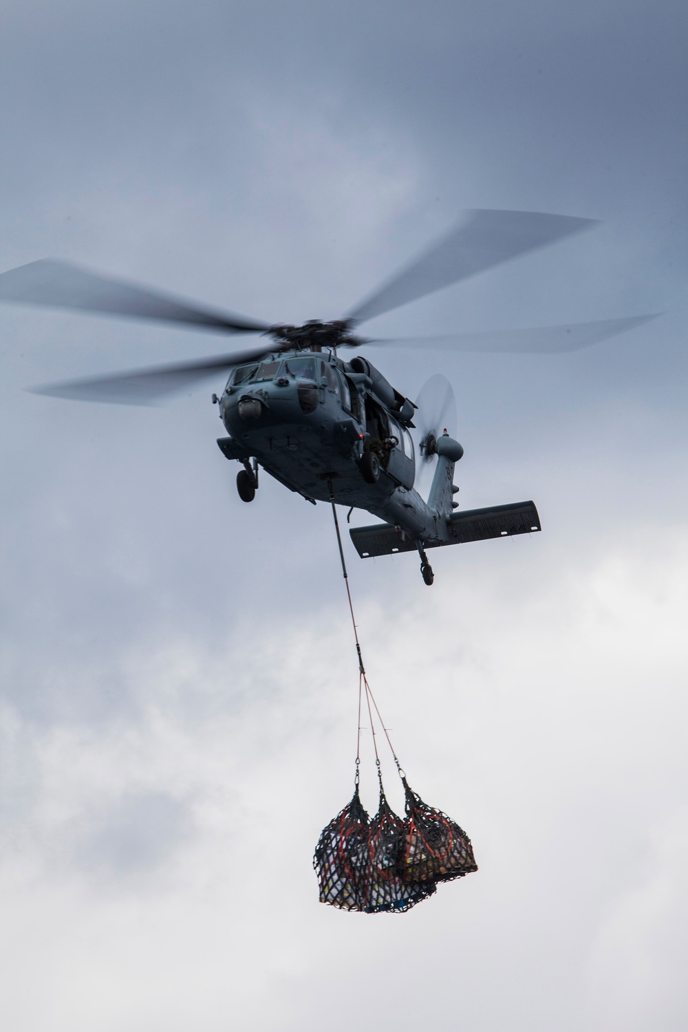 USS Mesa Verde conducts replenishment at sea during COMPTUEX