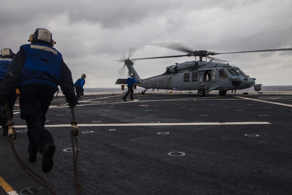 USS Mesa Verde conducts replenishment at sea during COMPTUEX