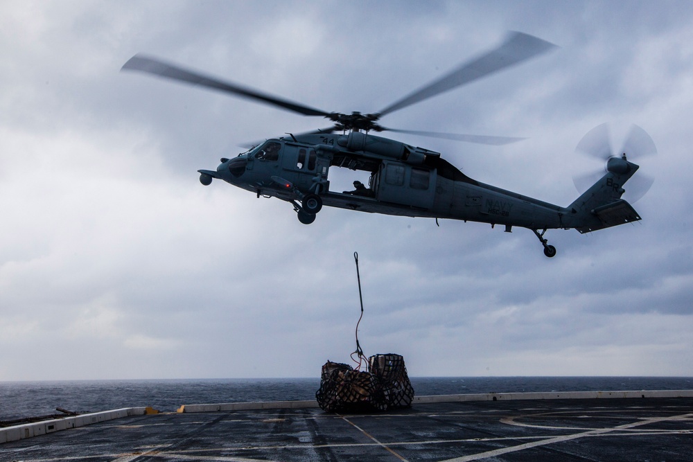 USS Mesa Verde conducts replenishment at sea during COMPTUEX