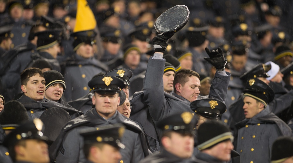 Navy tops Army to extend streak to 12
