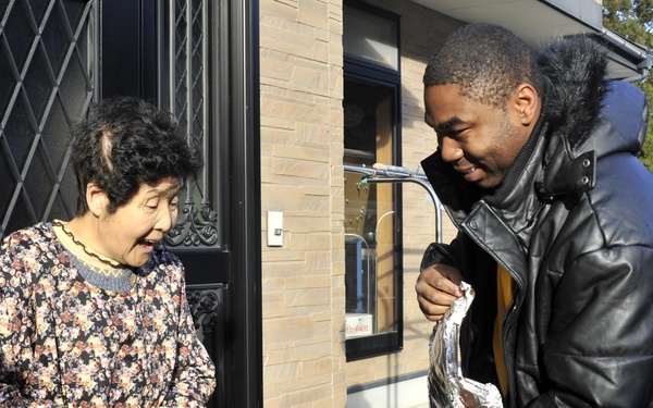 NAF Misawa sailors bring holiday cheer to Tsunami-stricken Japanese city