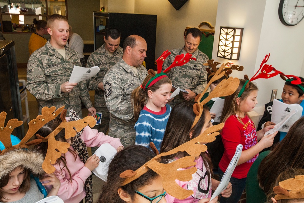 Airmen spread cheer at veterans home