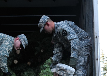 ‘Raiders’ augment JBLM Trees for Troops program