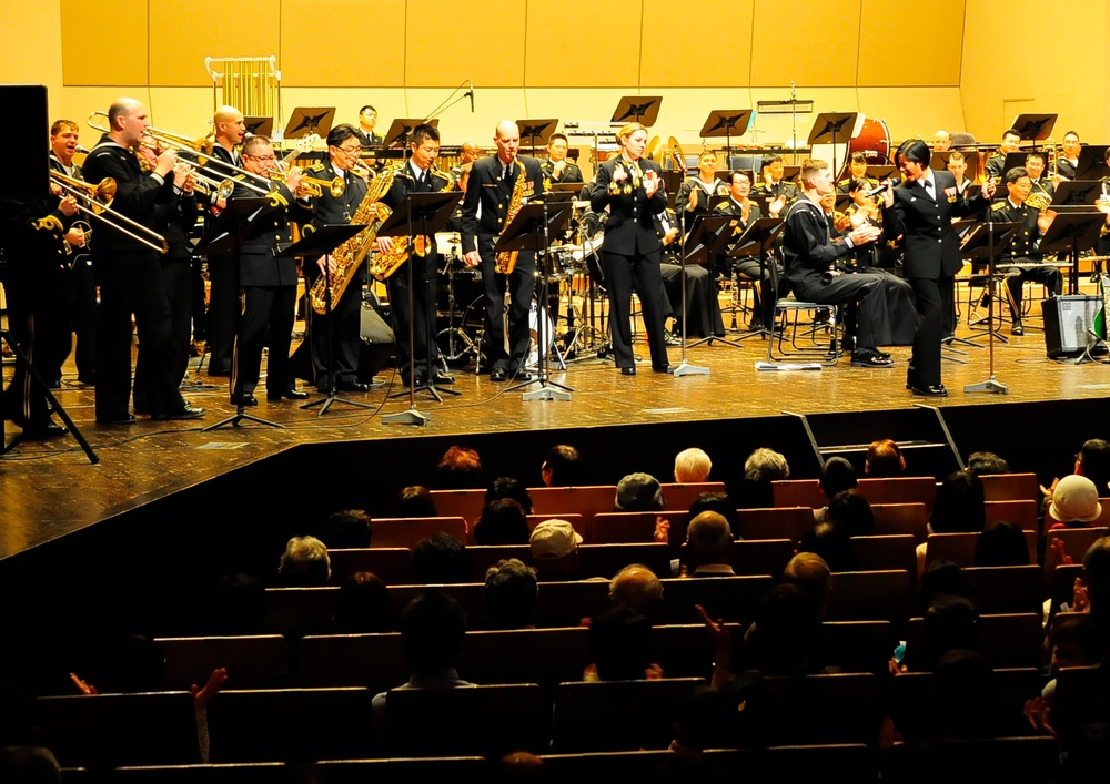 'Holiday Joy in Yokosuka' at the Yokosuka Arts Theatre