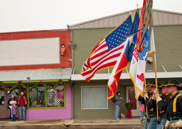 City turns out for Armed Services YMCA Children’s Christmas Parade despite freezing temps