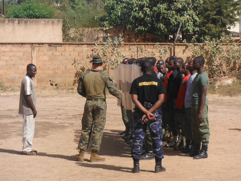 Marines advise Burkinabé Gendarmerie