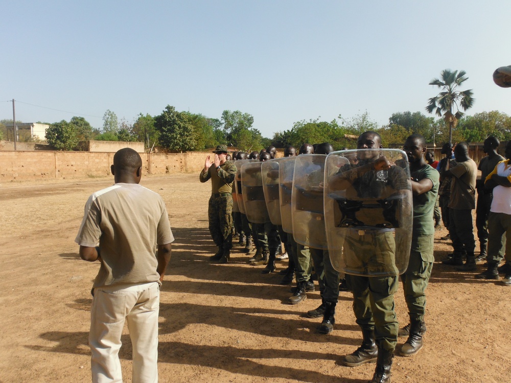 Marines advise Burkinabé Gendarmerie