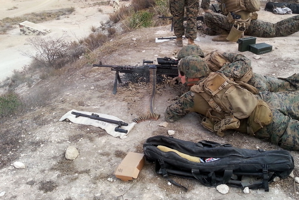 Crisis Response Marines conduct bilateral live-fire training in Spain