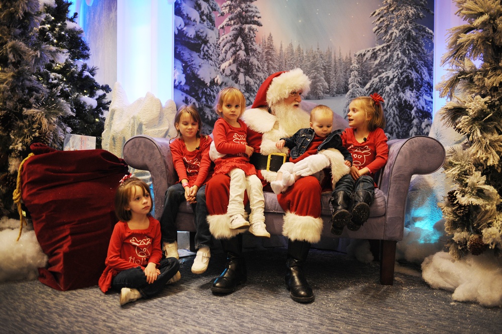 Five young girls get their Christmas wish