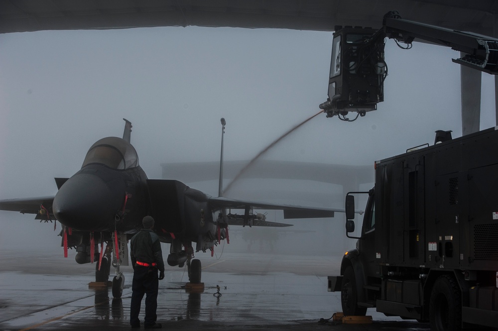 ‘Weather’ day or night, MXG airmen ensure Strike Eagles are flight ready