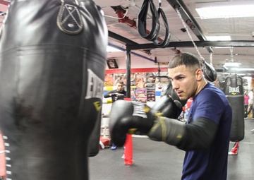 Marine boxer strong contender to go pro