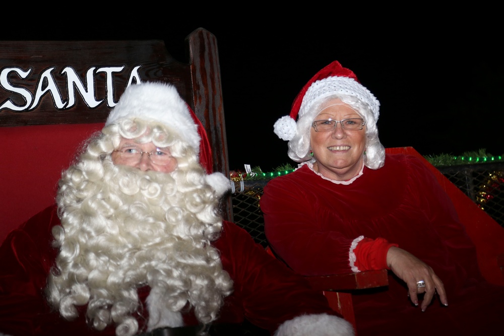 Santa visits New River residents