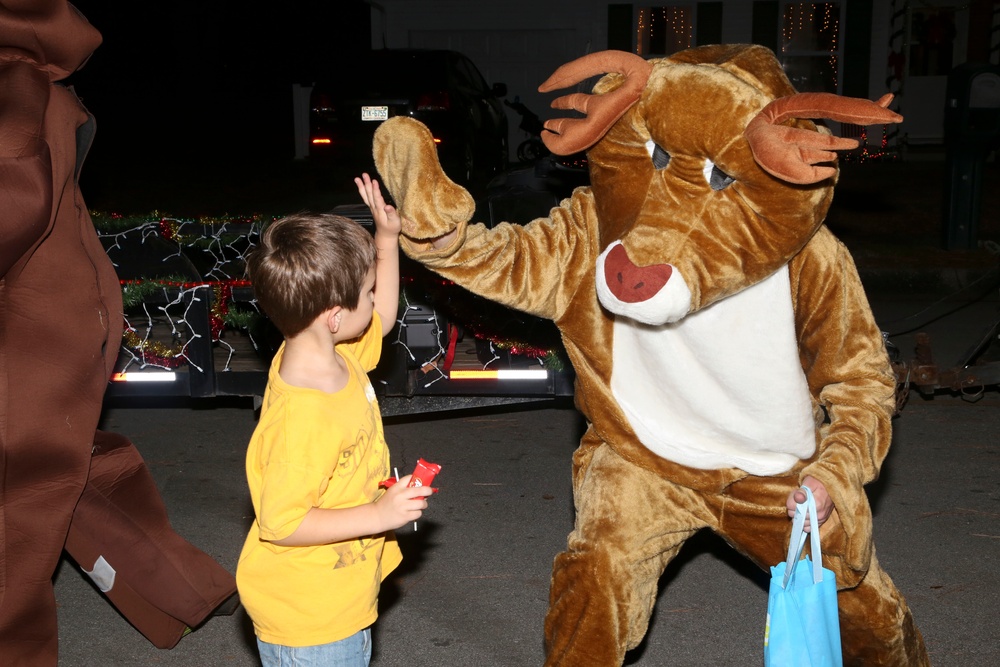 Santa visits New River residents