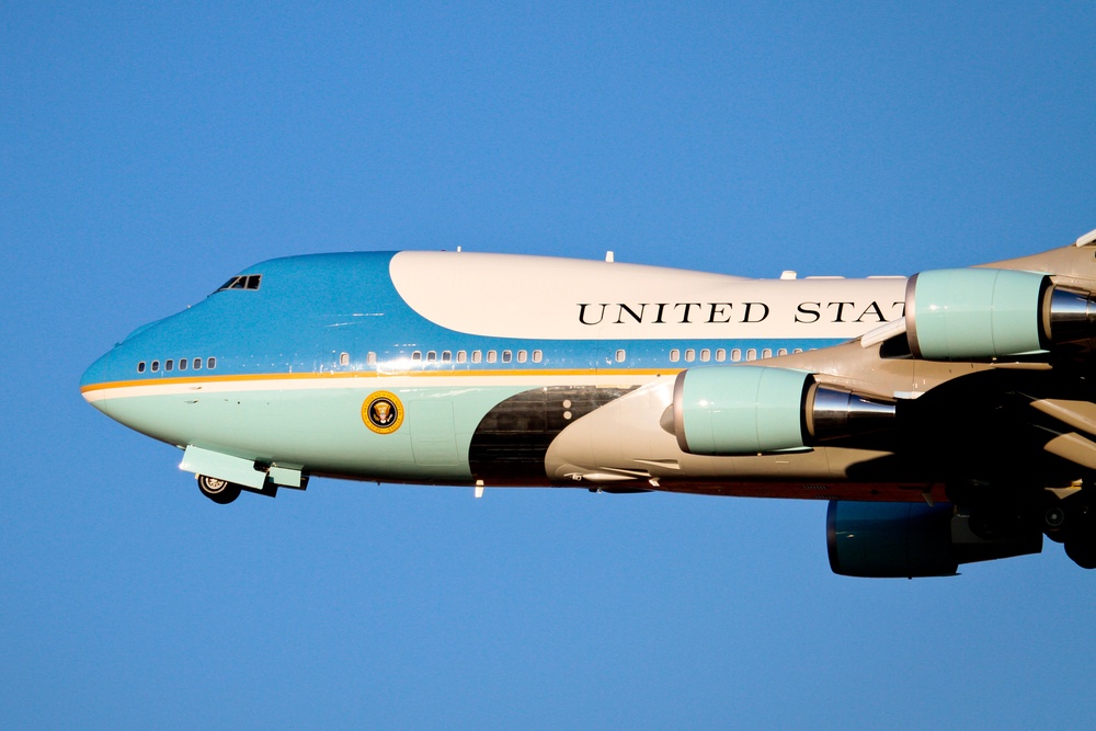 US Air Force VC-25 trains in Atlantic City