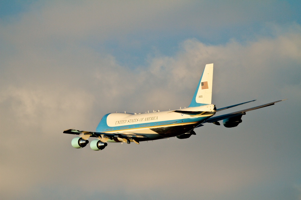 US Air Force VC-25 trains in Atlantic City