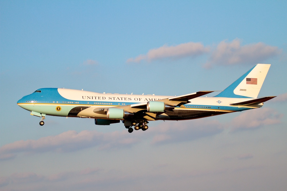 US Air Force VC-25 trains in Atlantic City