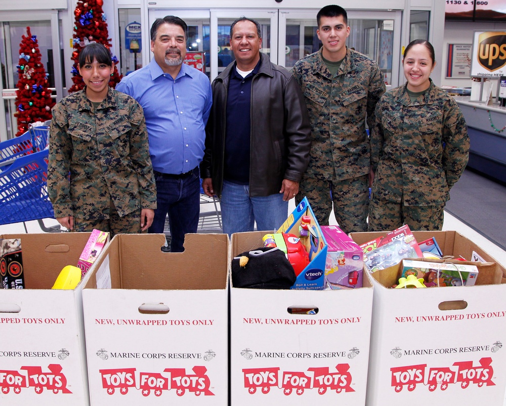 Golf tournament raises awareness, money for Toys for Tots