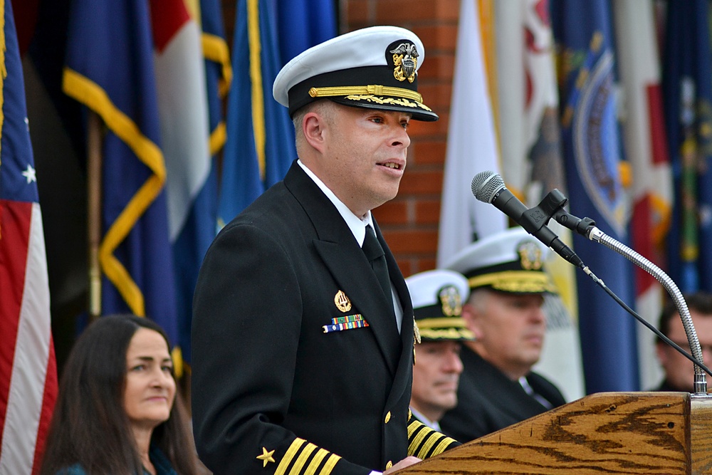 SPAWAR Systems Center Pacific holds change of command ceremony