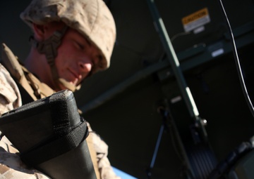 CLR-1 Marines keep communication flowing during Steel Knight