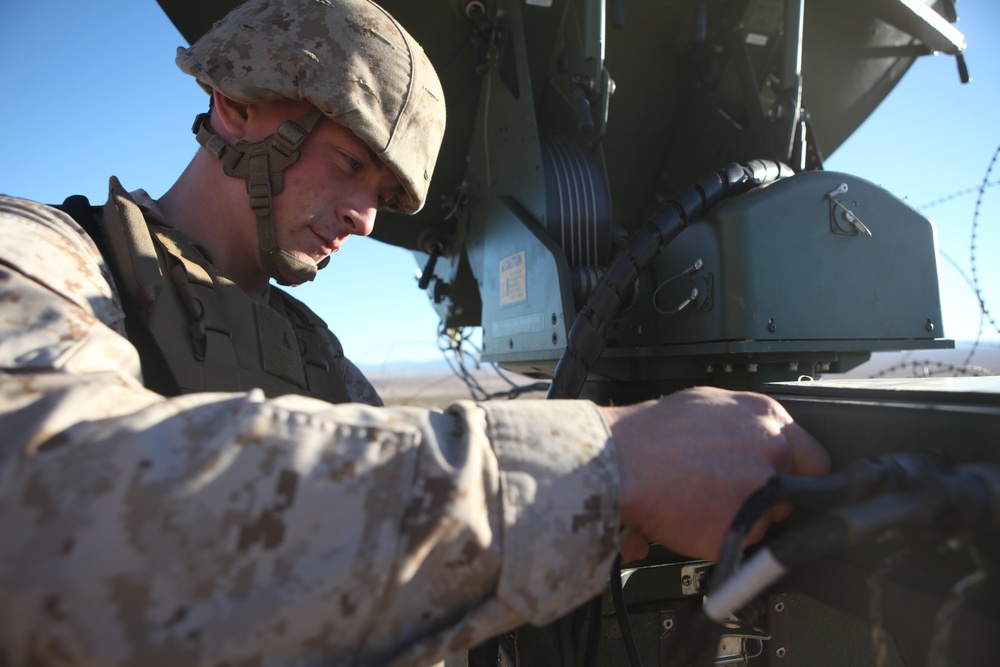 CLR-1 Marines keep communication flowing during Steel Knight