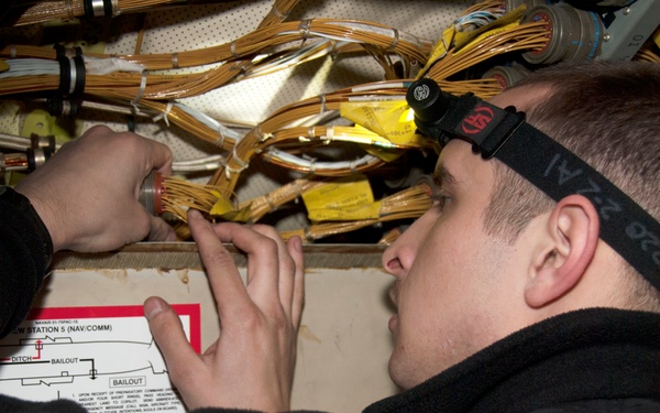 VP-46 sailors conduct maintenance