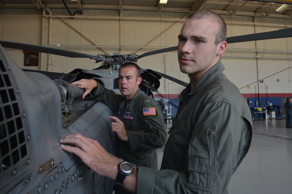 Midshipmen SH60 flight day