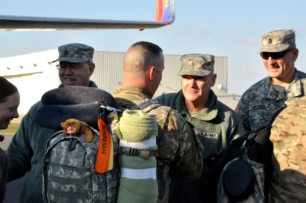 Welcome home 198th Expeditionary Signal Battalion, Advance Party Welcome home 198th Expeditionary Signal Battalion, Advance Party