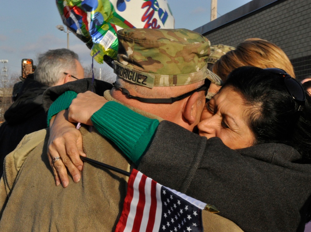 Welcome home 198th Expeditionary Signal Battalion, Advance Party Welcome home 198th Expeditionary Signal Battalion, Advance Party