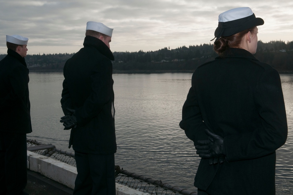 USS Nimitz arrives at Naval Station Everett