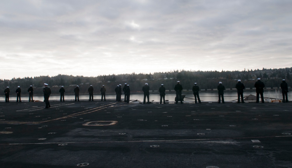 USS Nimitz arrives at Naval Station Everett