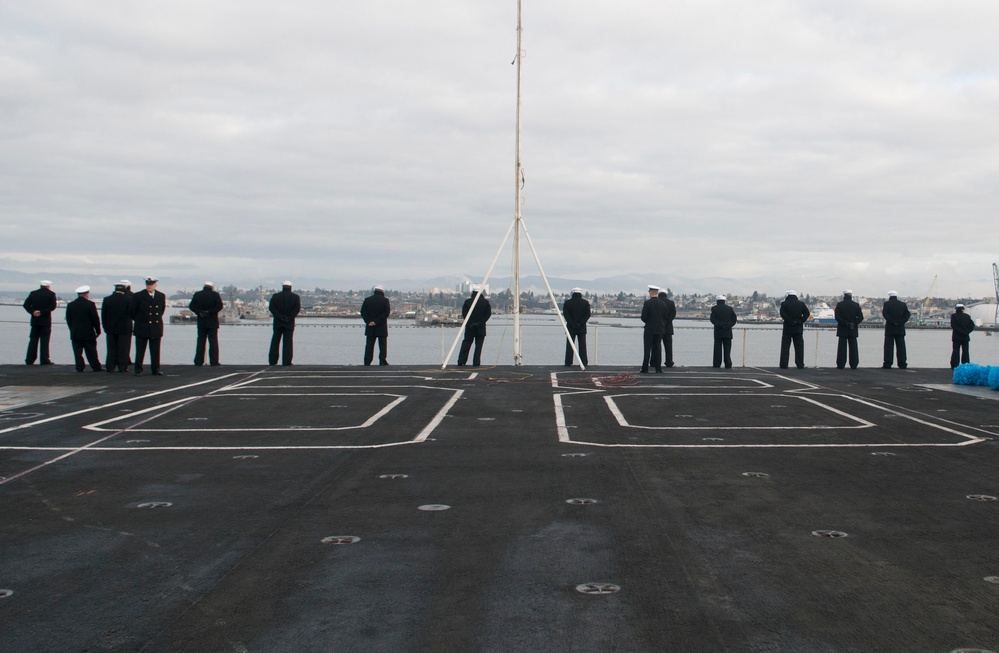 USS Nimitz arrives at Naval Station Everett