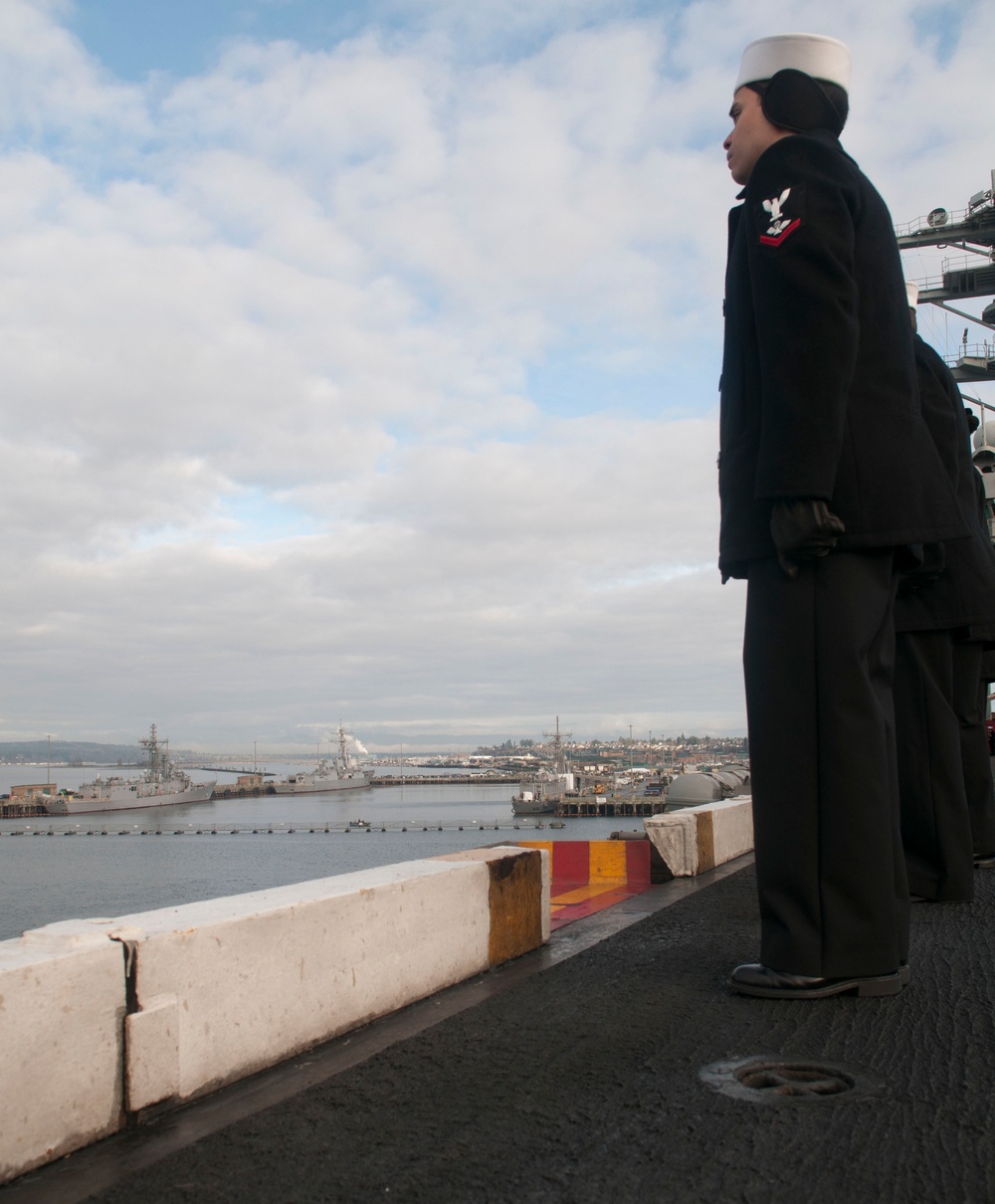 USS Nimitz arrives at Naval Station Everett