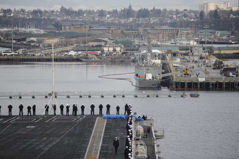 USS Nimitz returns to Naval Station Everett