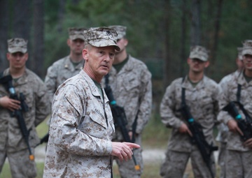 LTGen Faulkner Visits LOCFEX