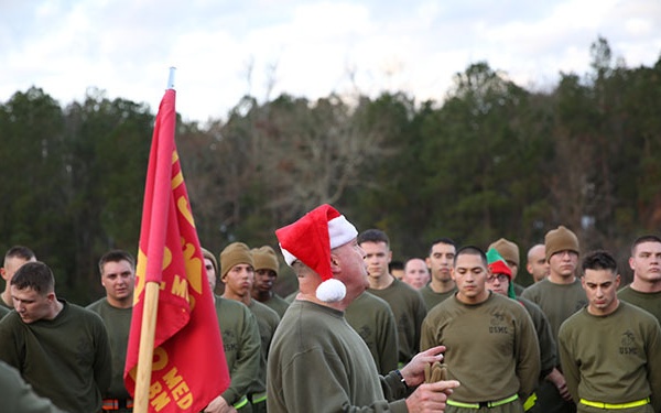 Jingle on the left foot: Med Bn. runs to celebrate the holidays