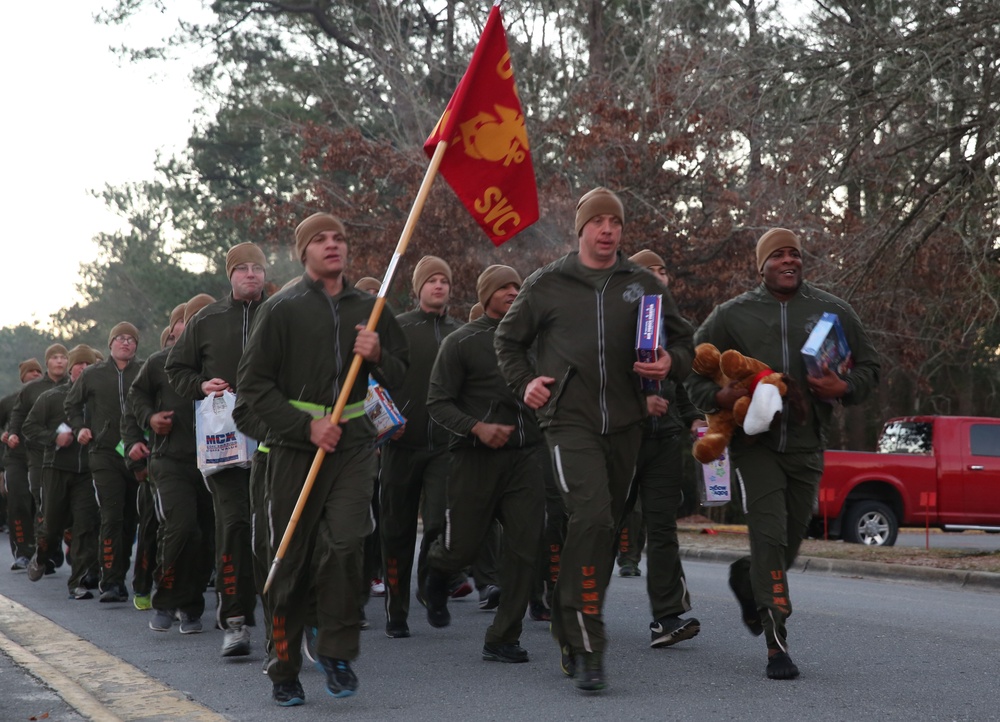 8th Communication Battalion Marines run for Toys for Tots