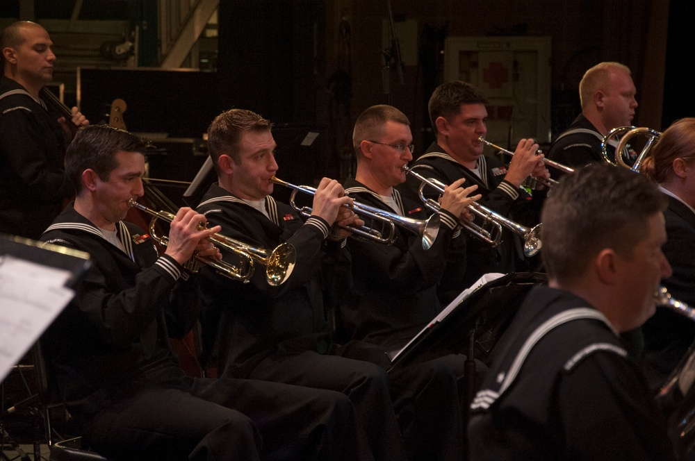 Navy Band Northwest holiday concert