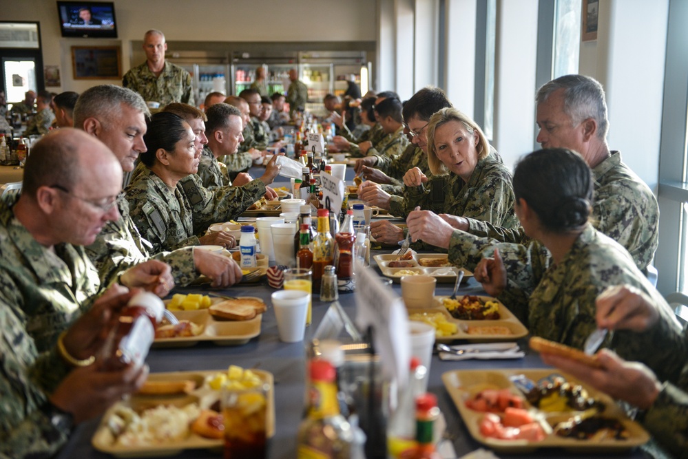 Chief of Navy Reserve visits Djibouti