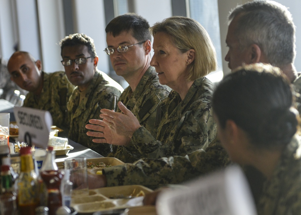 Chief of Navy Reserve visits Djibouti