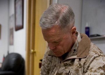 Commandant of the Marine Corps Presents Helmets to 1/9 Marines