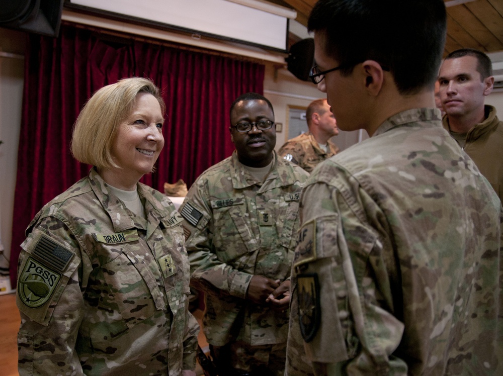 Chief of Navy Reserve visits deployed sailors