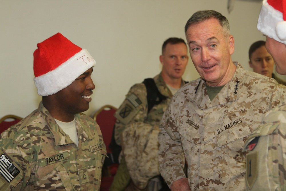 Dunford visits Regional Command (South) troops on Christmas