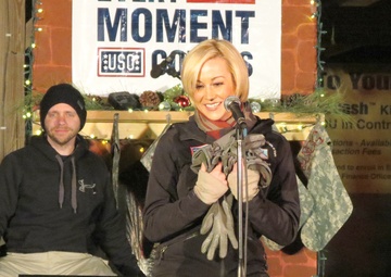 Pickler performs Christmas at Kandahar