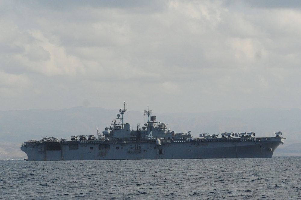 USS Boxer (LHD 4)