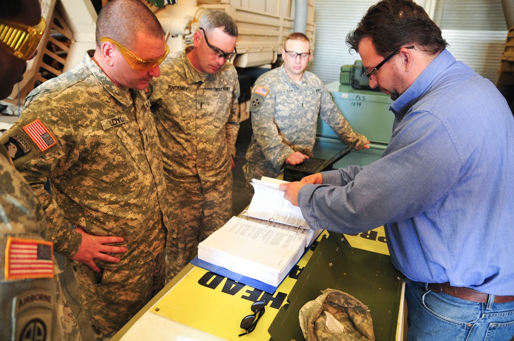 Fort Hood maintenance chiefs train on engine diagnostic equipment