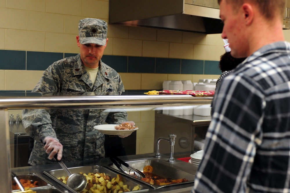 Wing leaders serve up holiday meals