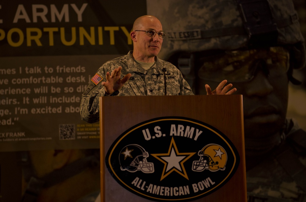 Col. Iacocco speaks to the players