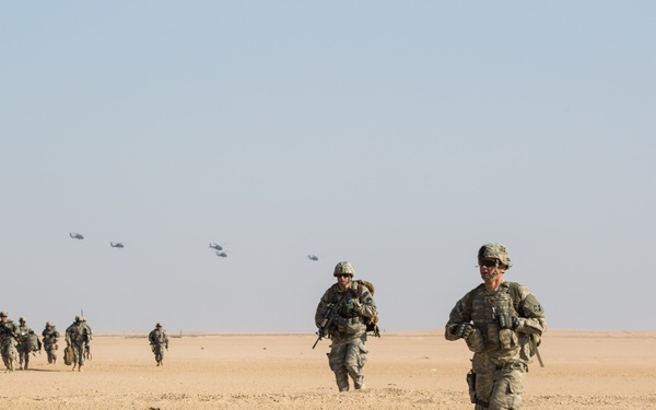 42nd CAB airdrops 4th ID soldiers during training