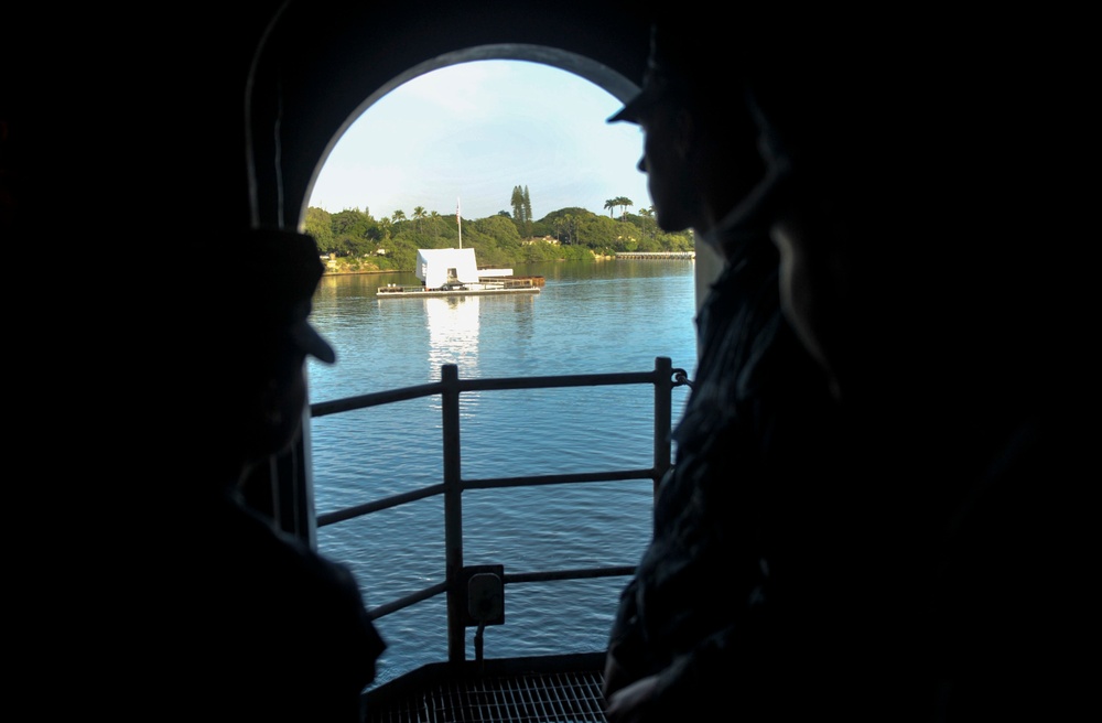 USS Nimitz arrives at Joint Base Pearl Harbor-Hickam